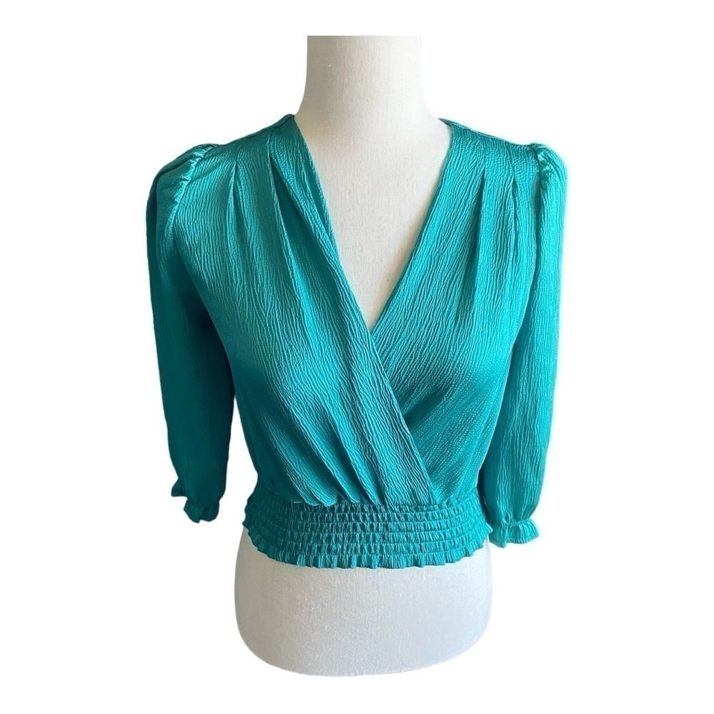 NWOT-MONTEAU LOS ANGELES-GREEN BLOUSE-SIZE SMALL